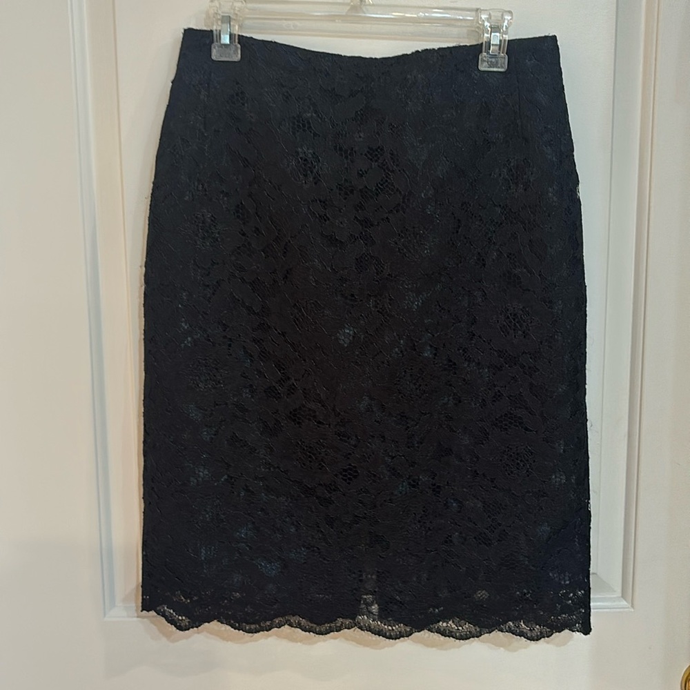 NWOT JS Collections Black lace skirt Sz 10 Shiny liner that shows through